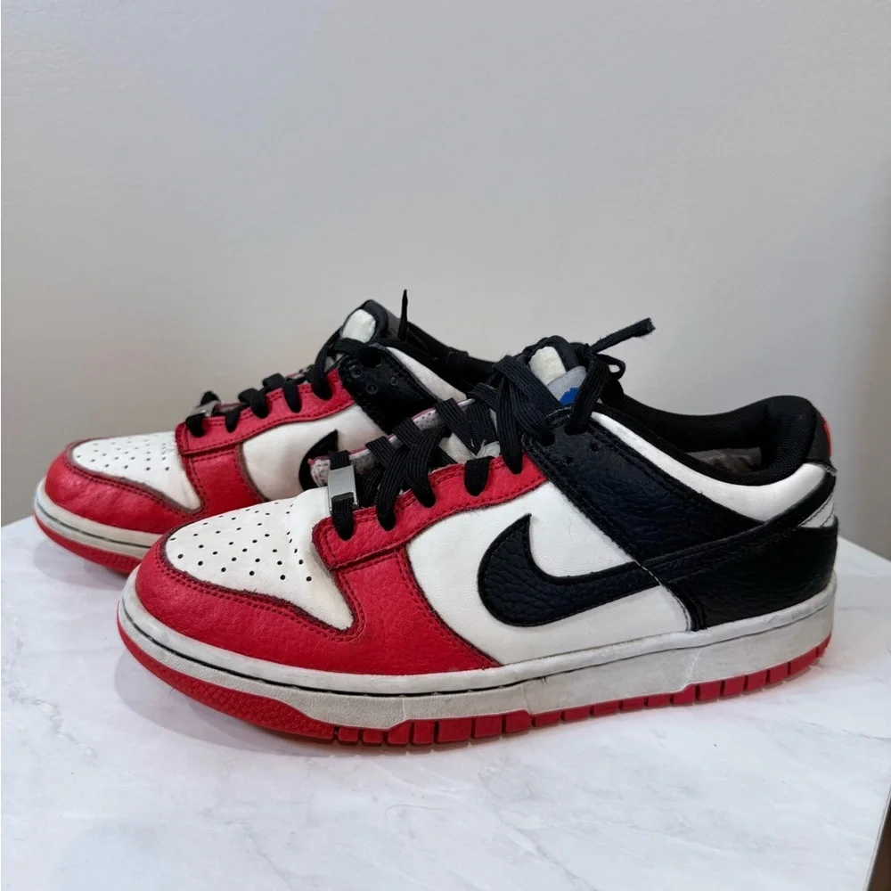 🔥Nike Black White Accent Athletic Sneakers Size 6Y EUC🔥